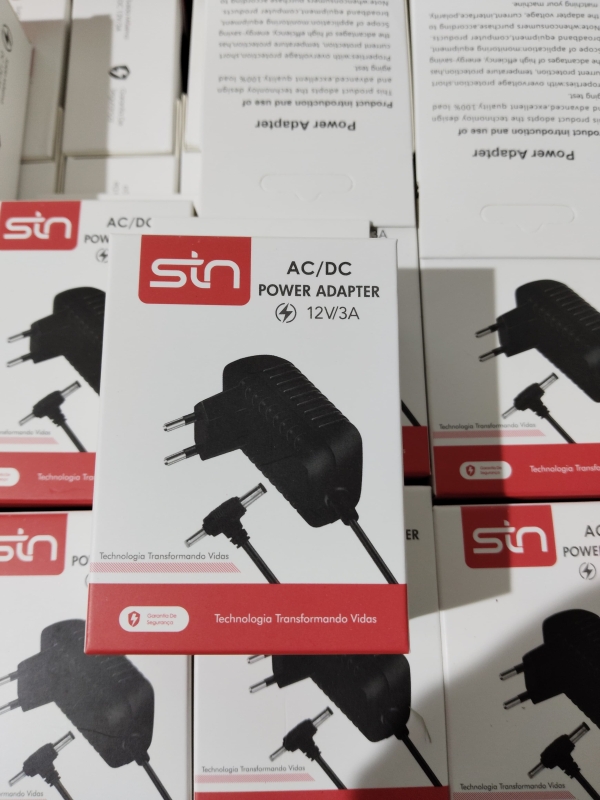 FUENTE CARGADOR 12V/3A CAJA ROJA 2 ENTRADAS