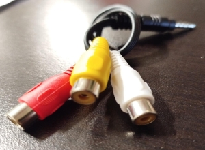 CABLE 1PLUG STERIO A 1X3RCA HEMBRA DE 1.50MT (80UND)