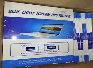 PROTECTOR DE PANTALLA 15.6" SOBRE AZUL